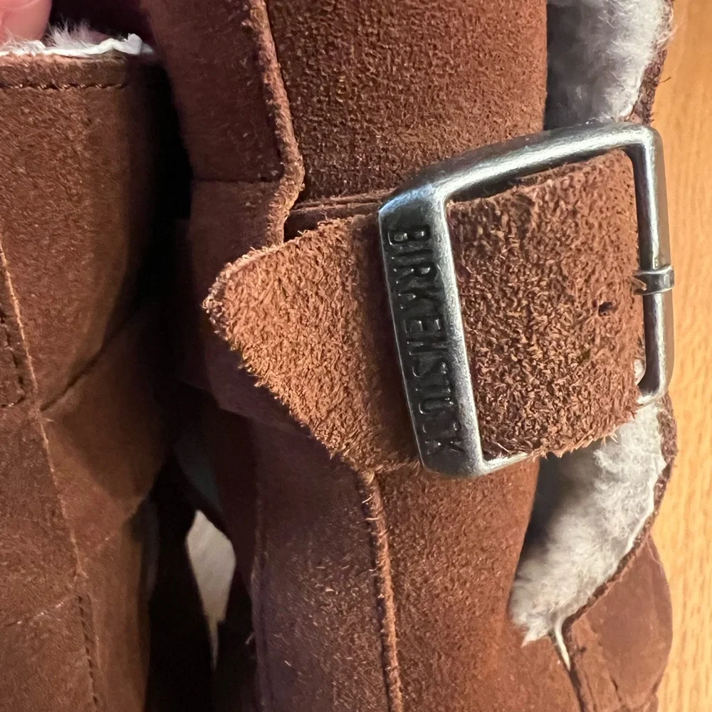 Birkenstock Uppsala shearling suede boots in the color Espresso brown
